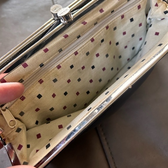 Hobo full size grey genuine patent leather. - Picture 4 of 6